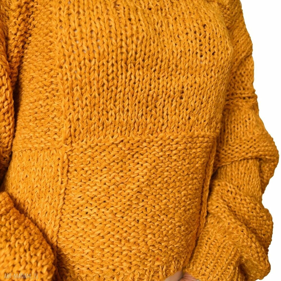Sweter ręcznie robiony na drutach - krótki oversize z bufiastymi rękawami