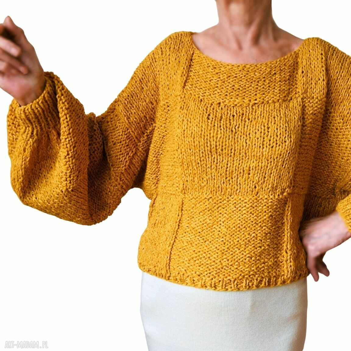 Sweter ręcznie robiony na drutach - krótki oversize z bufiastymi rękawami
