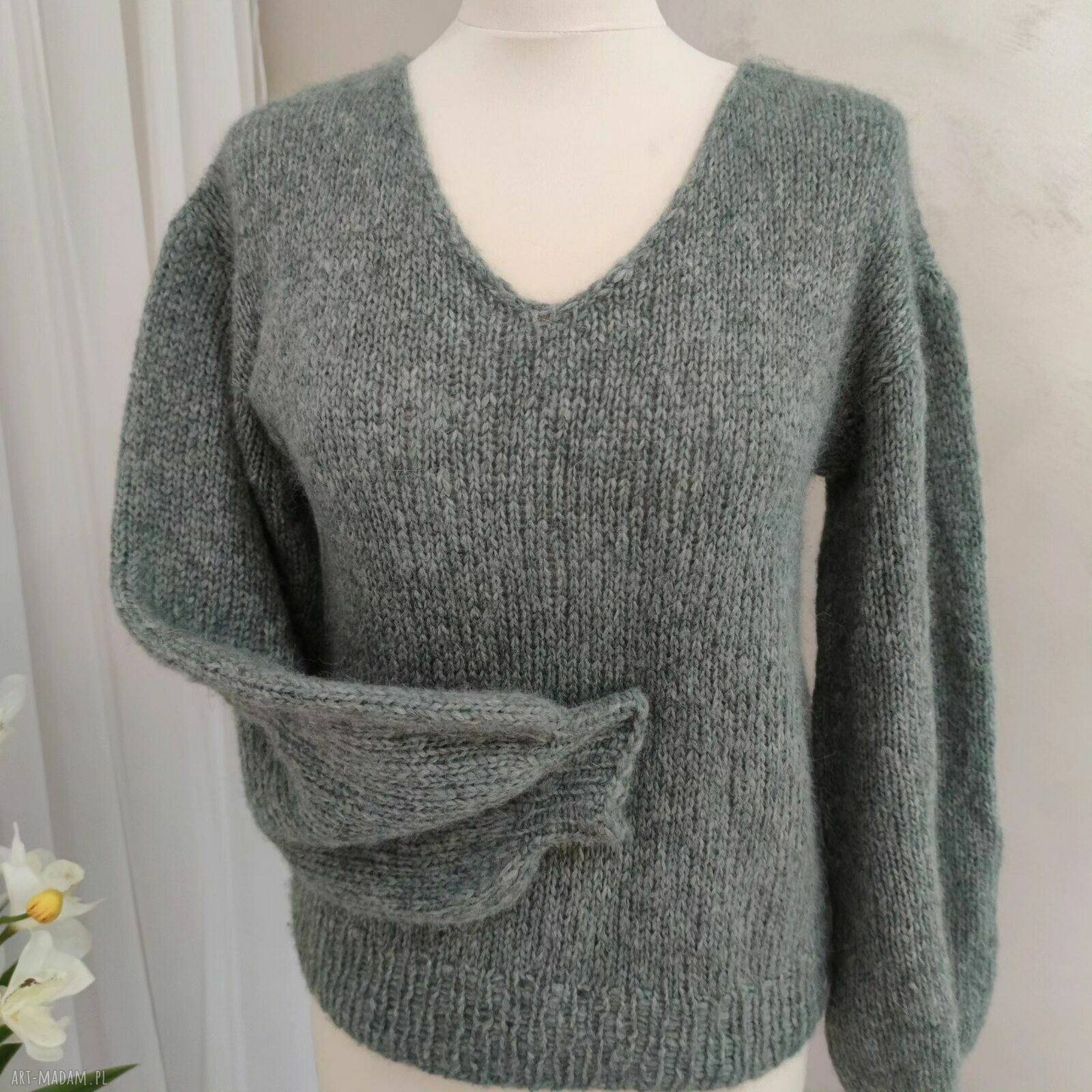 Puchaty sweter z włóczki Drops Air - na zamówienie