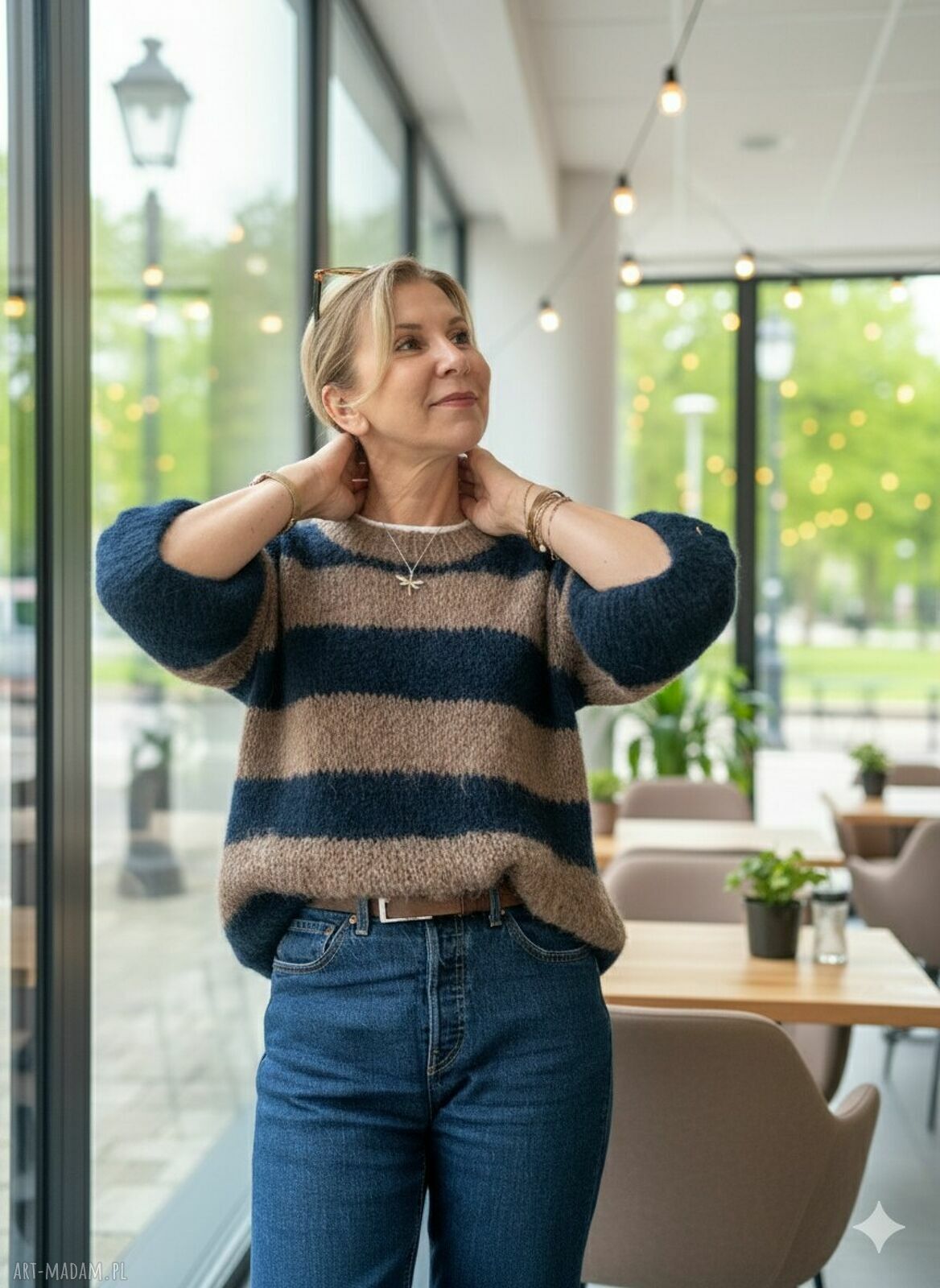 Sweter damski z alpaki w pasy granat - beż i brąz, ręcznie robiony oversize