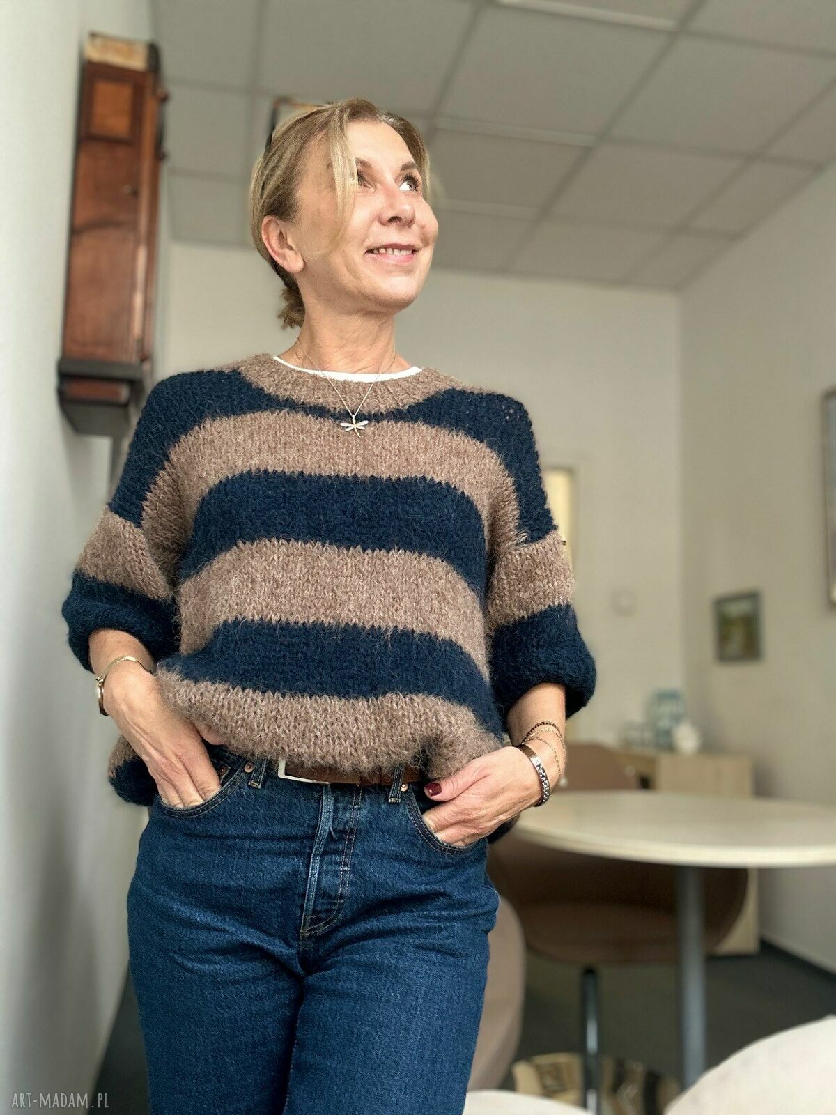 Sweter damski z alpaki w pasy granat - beż i brąz, ręcznie robiony oversize