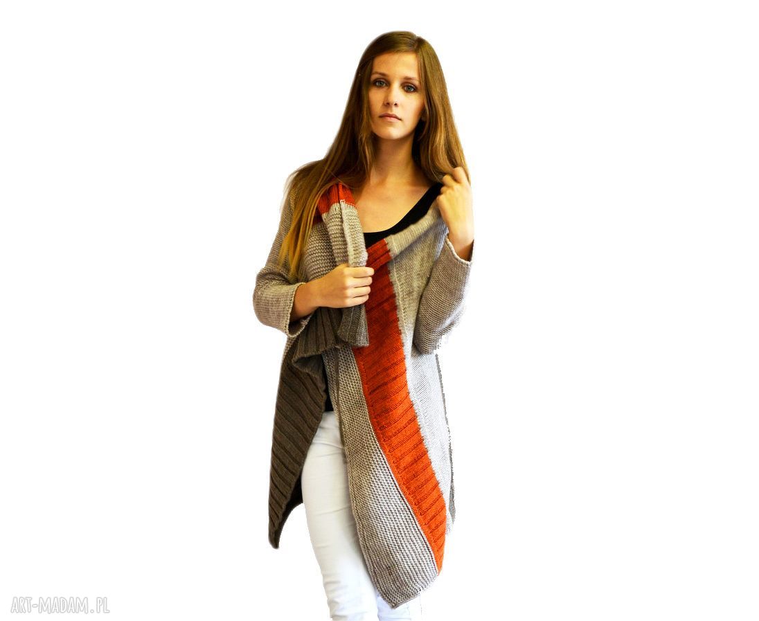 Sweter w asymetryczne pasy