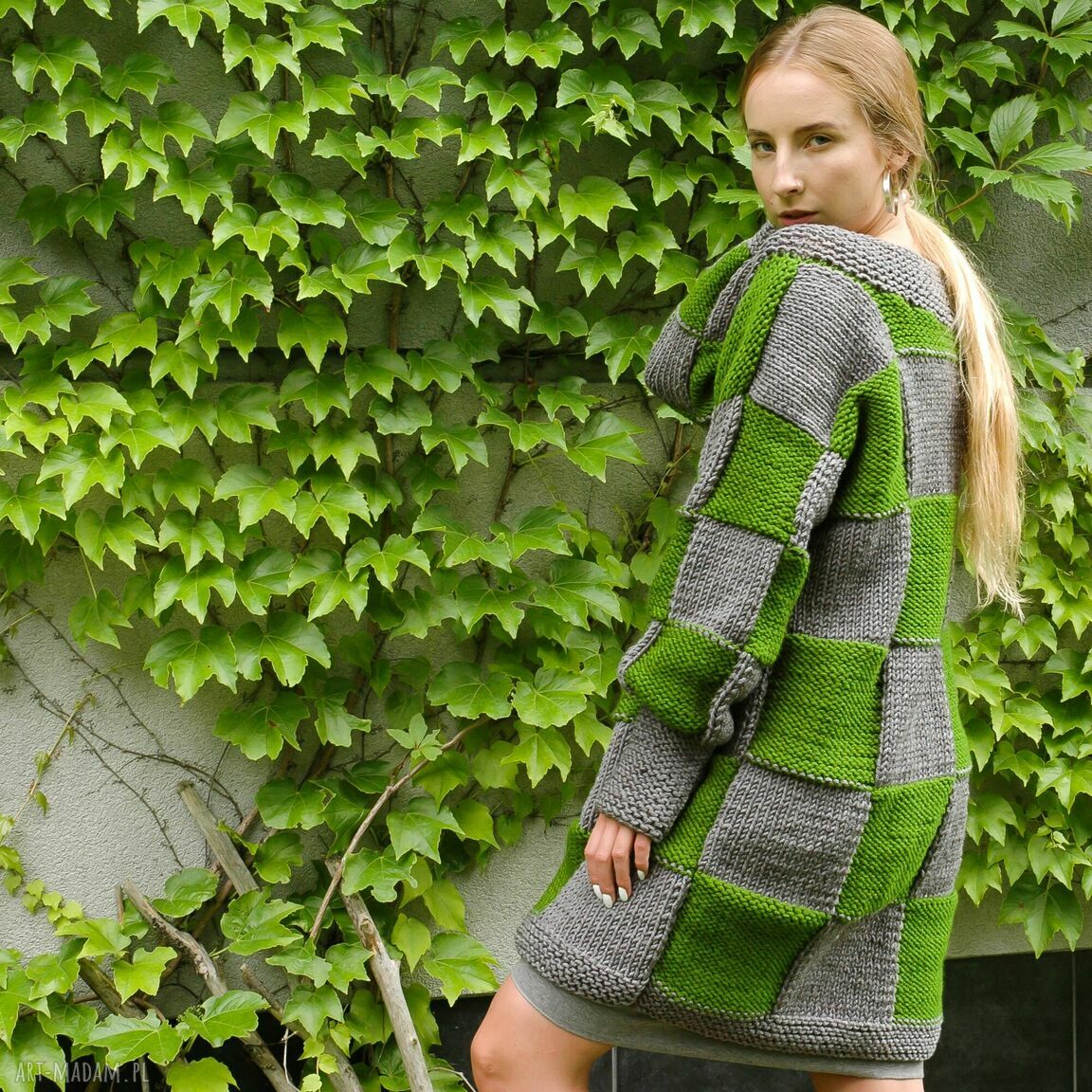 Sweter w kwadraty szaro-zielone - ręcznie robiony unikat