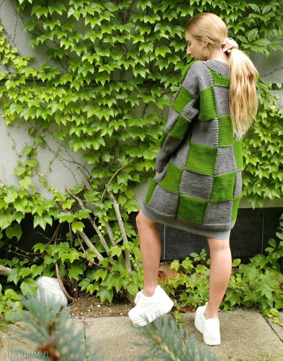 Sweter w kwadraty szaro-zielone - ręcznie robiony unikat