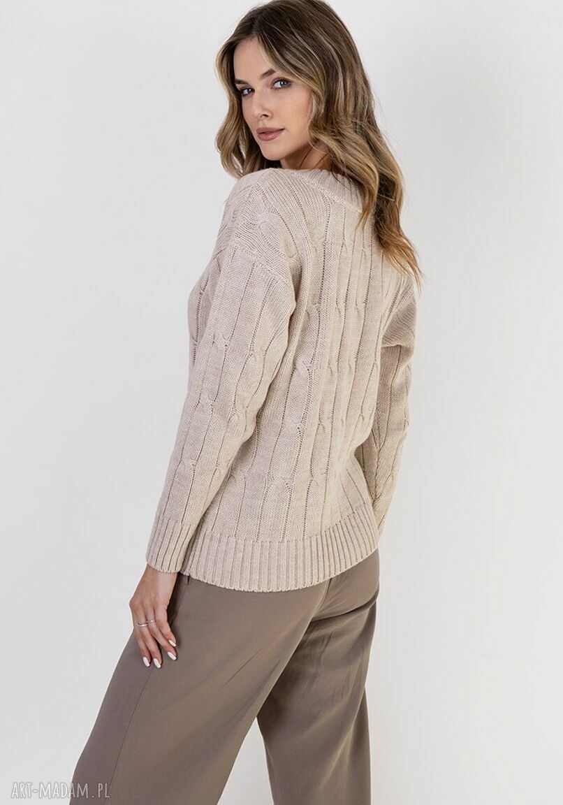 Beżowy sweter w warkoczowy wzór SWE316 MKM