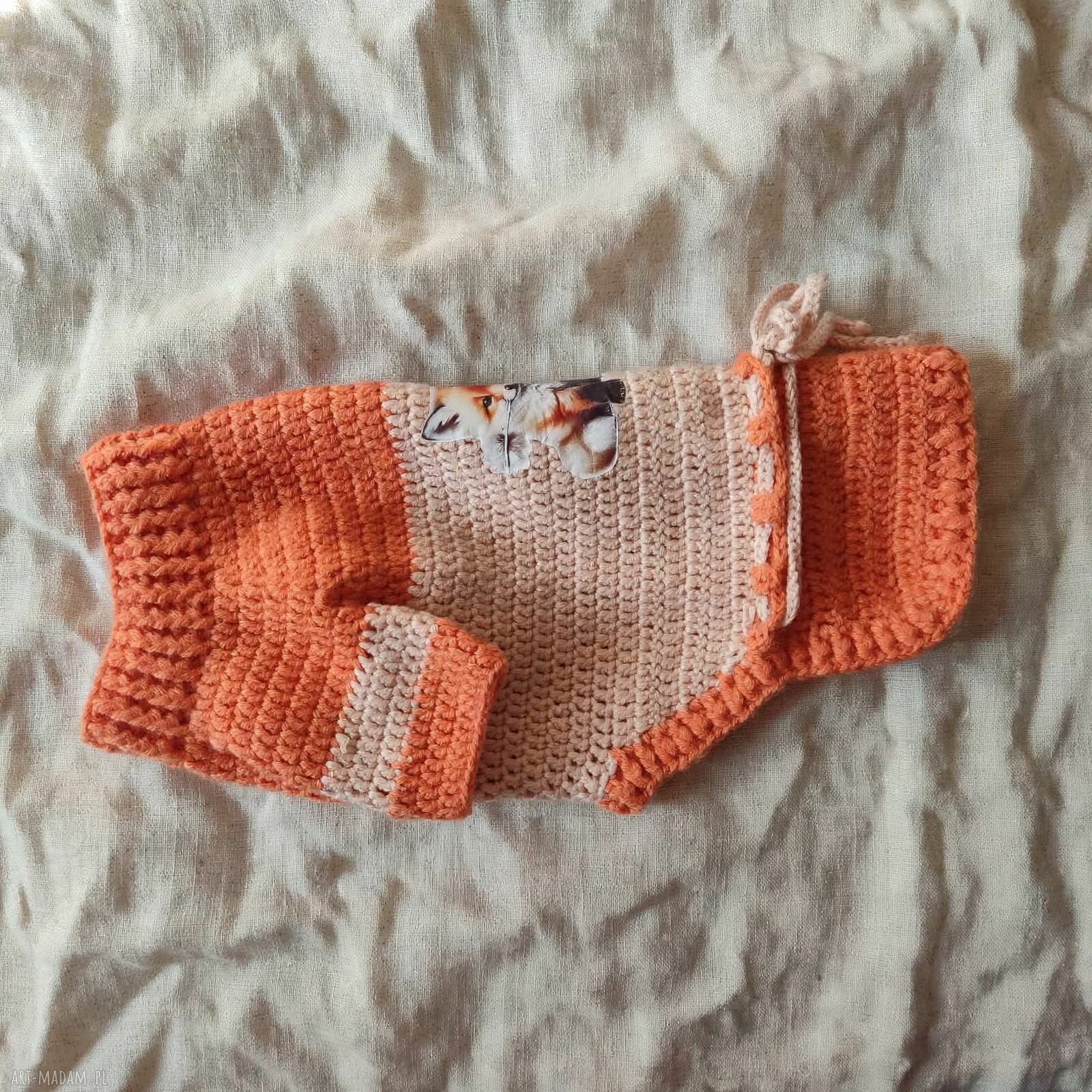 Sweterek dla małego psa z liskiem - ciepłe ubranko handmade