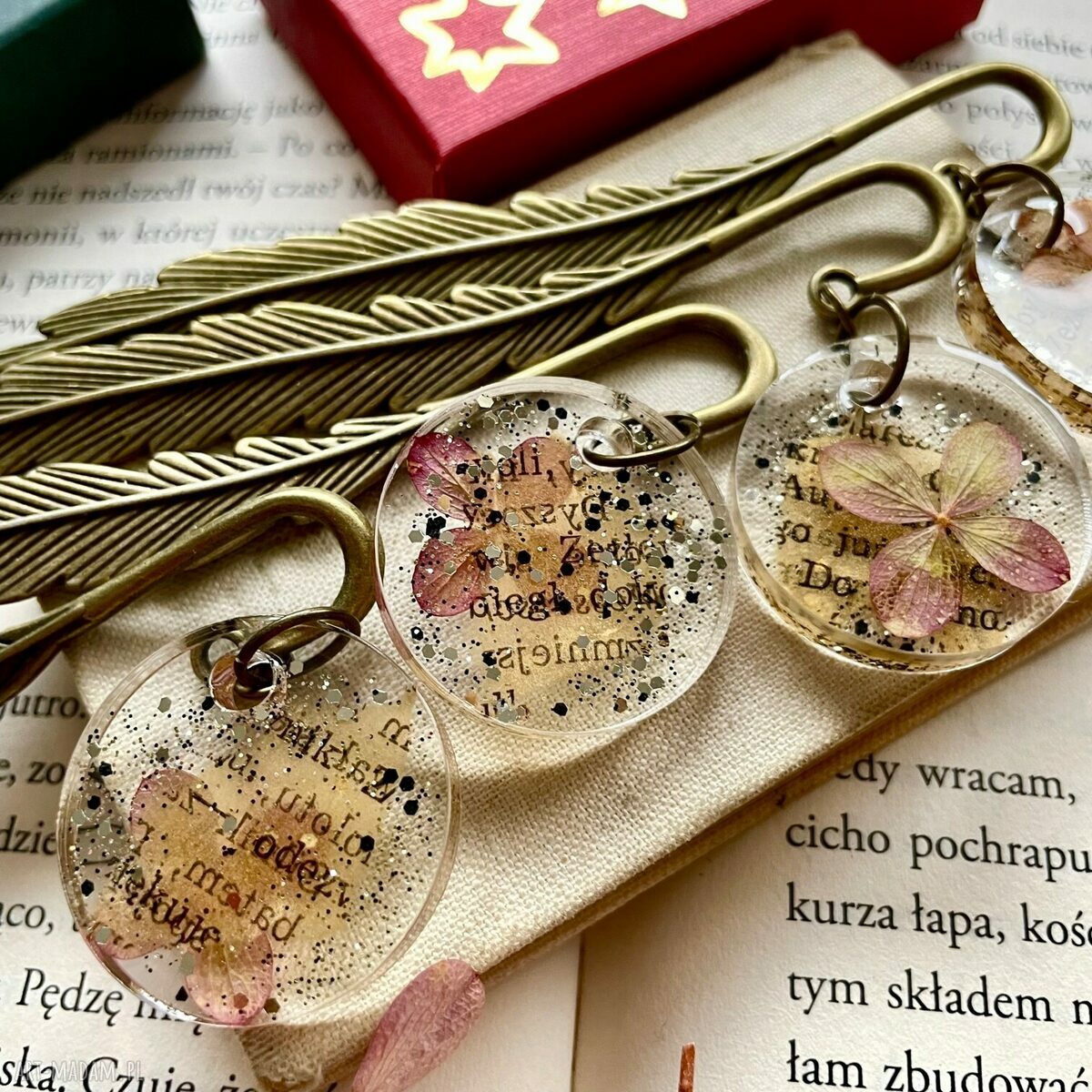 na święta prezenty: Hortensja i Magiczna Księga zakładka do książki handmade