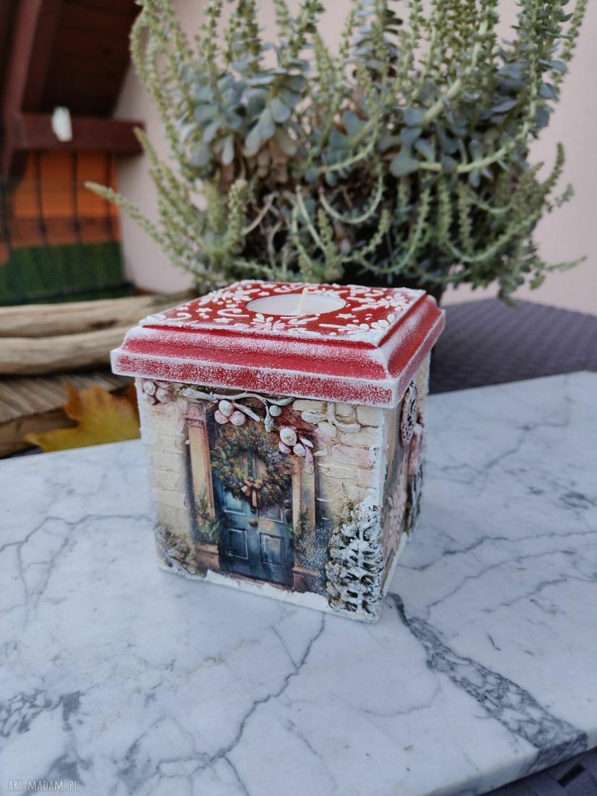 Świąteczne ręcznie zdobione pudełko ze świecznikiem tealight