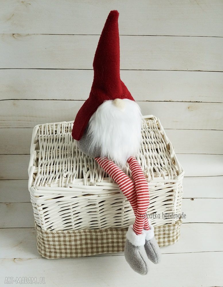 Prezent pod choinkę! Świąteczny skrzat gnom mikołaj