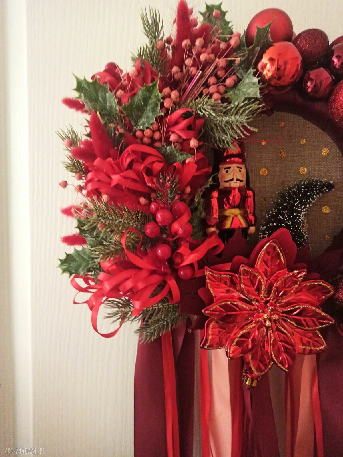 Świąteczny wieniec w czerwieni - czerwony wianek bożonarodzeniowy handmade