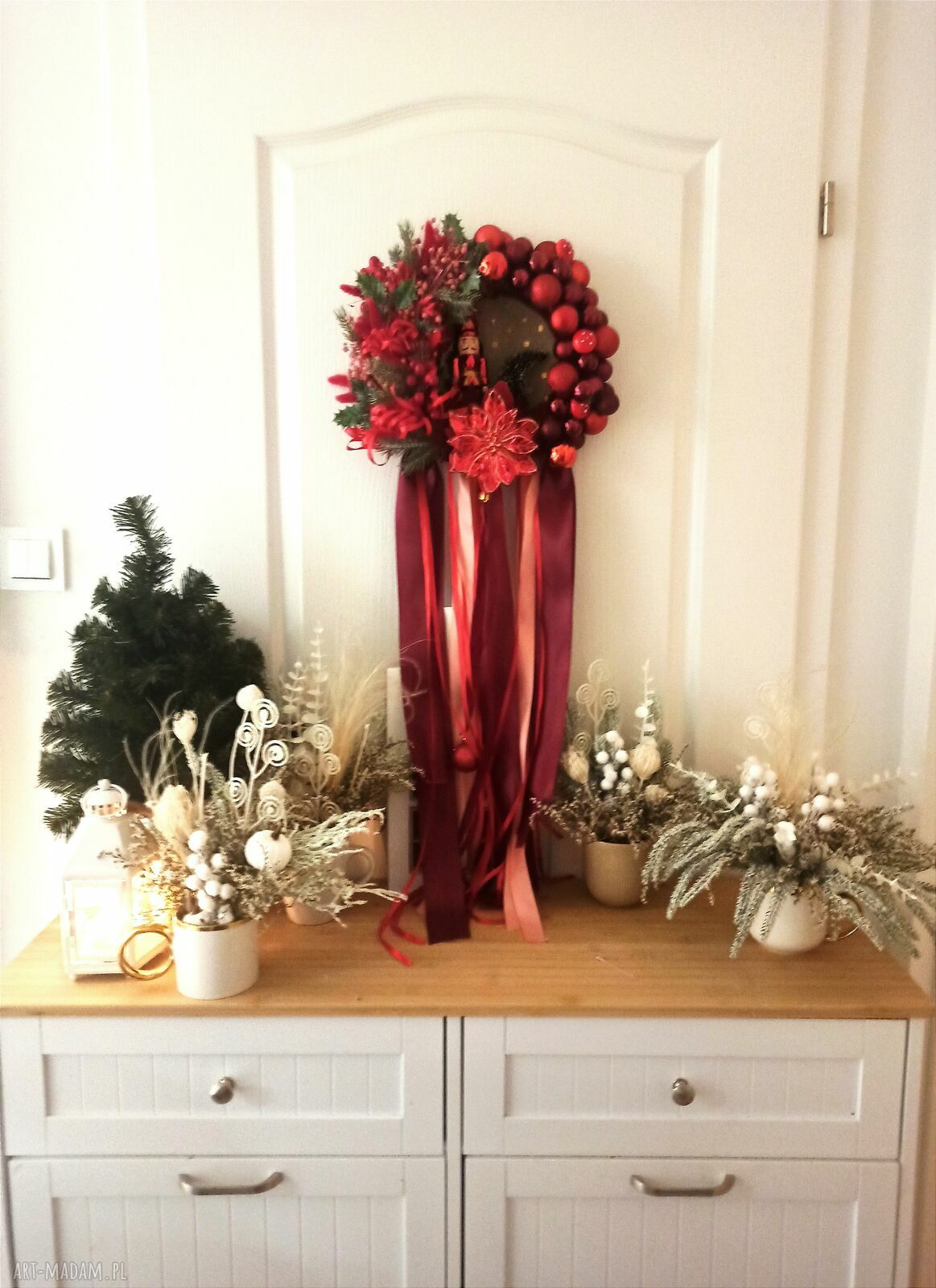 Świąteczny wieniec w czerwieni - czerwony wianek bożonarodzeniowy handmade