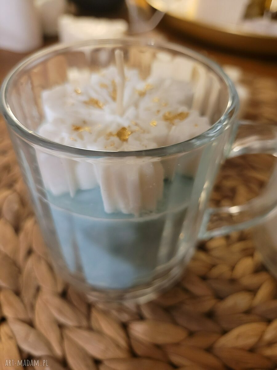 Świeca sojowa ze śnieżynką - zimowa dekoracja handmade
