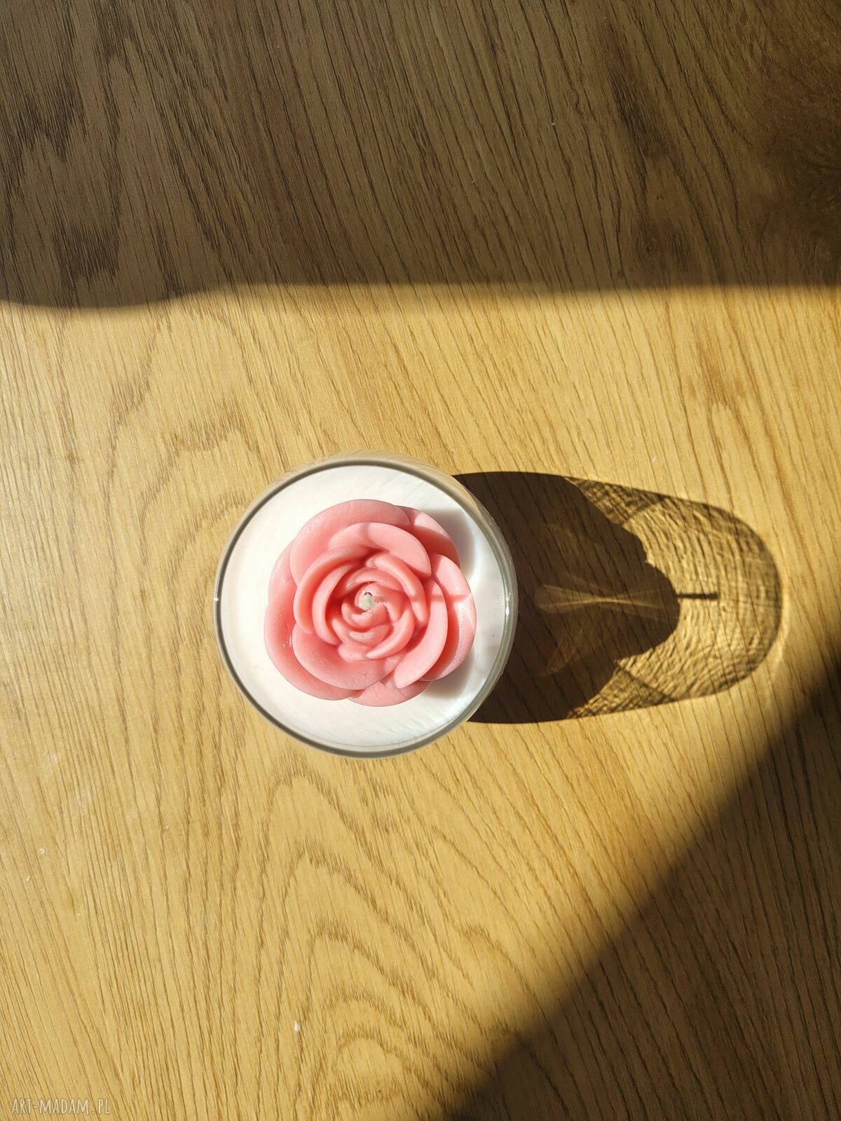 Świeca sojowa handmade - róża w szklanym naczyniu