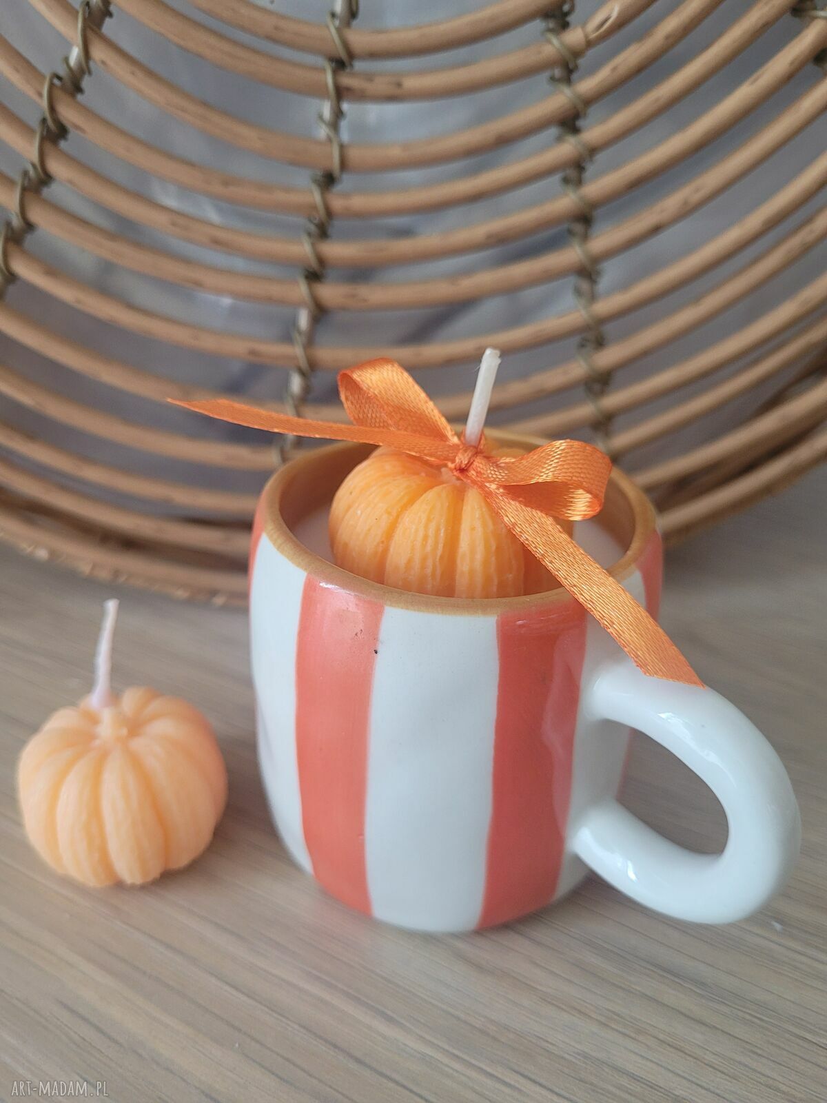 Świeca sojowa handmade w filiżance marki Homla
