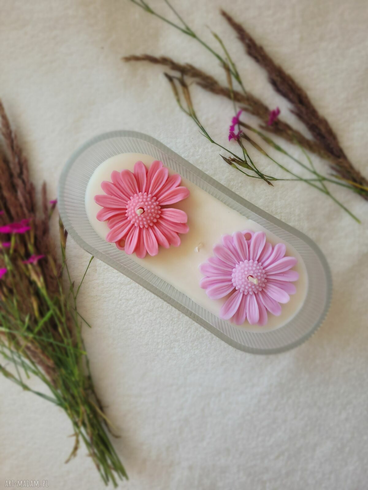 Świeca sojowa handmade z margaretkami