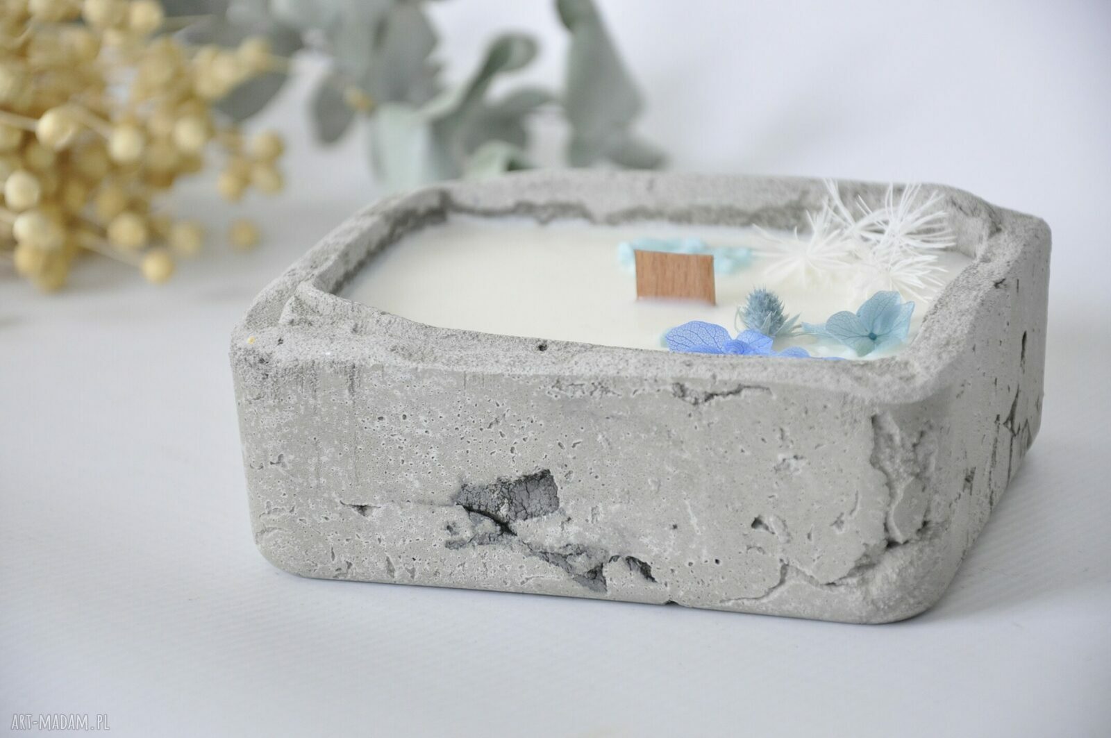 Świeca sojowa zapachowa w betonowej formie - mięta i limonka (masaż) handmade