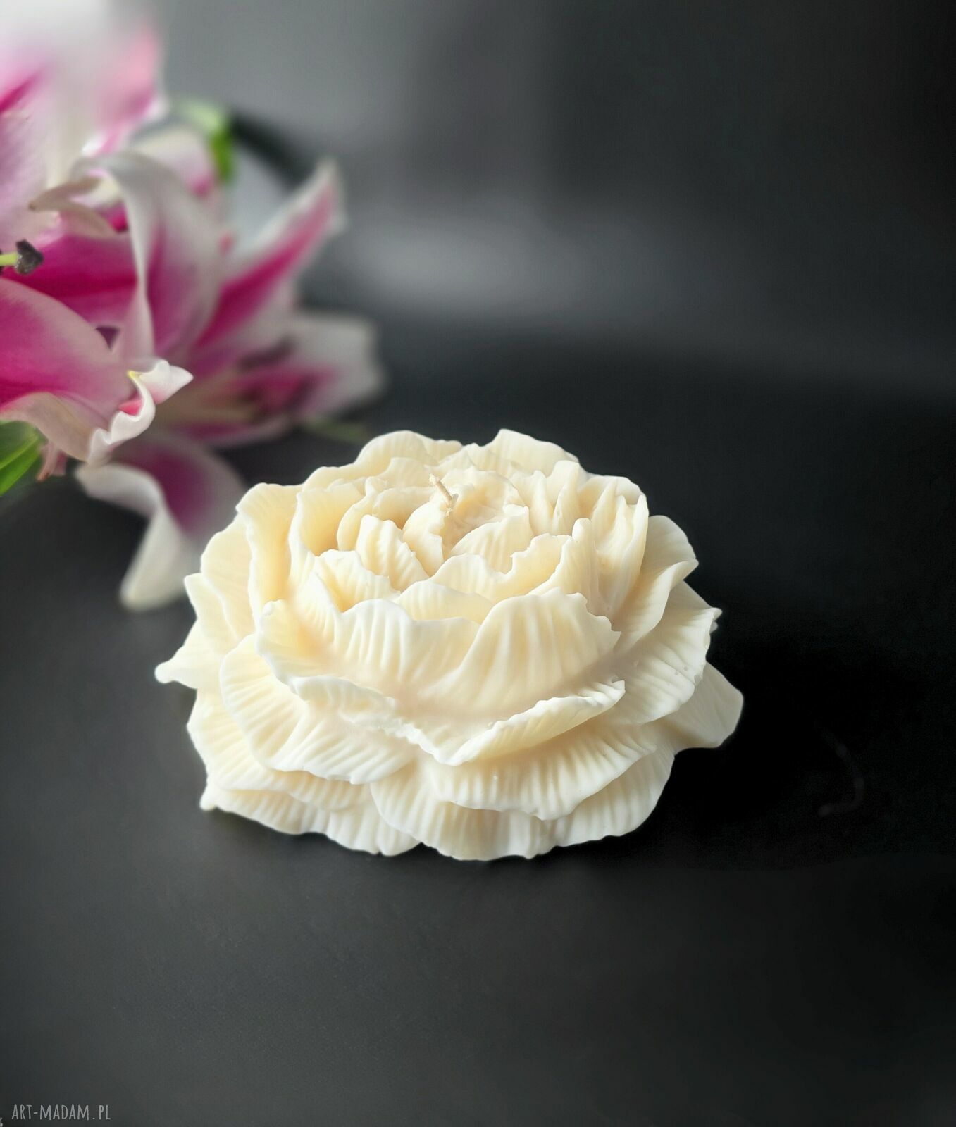 Świeca sojowa Peony - prezent na Dzień Matki