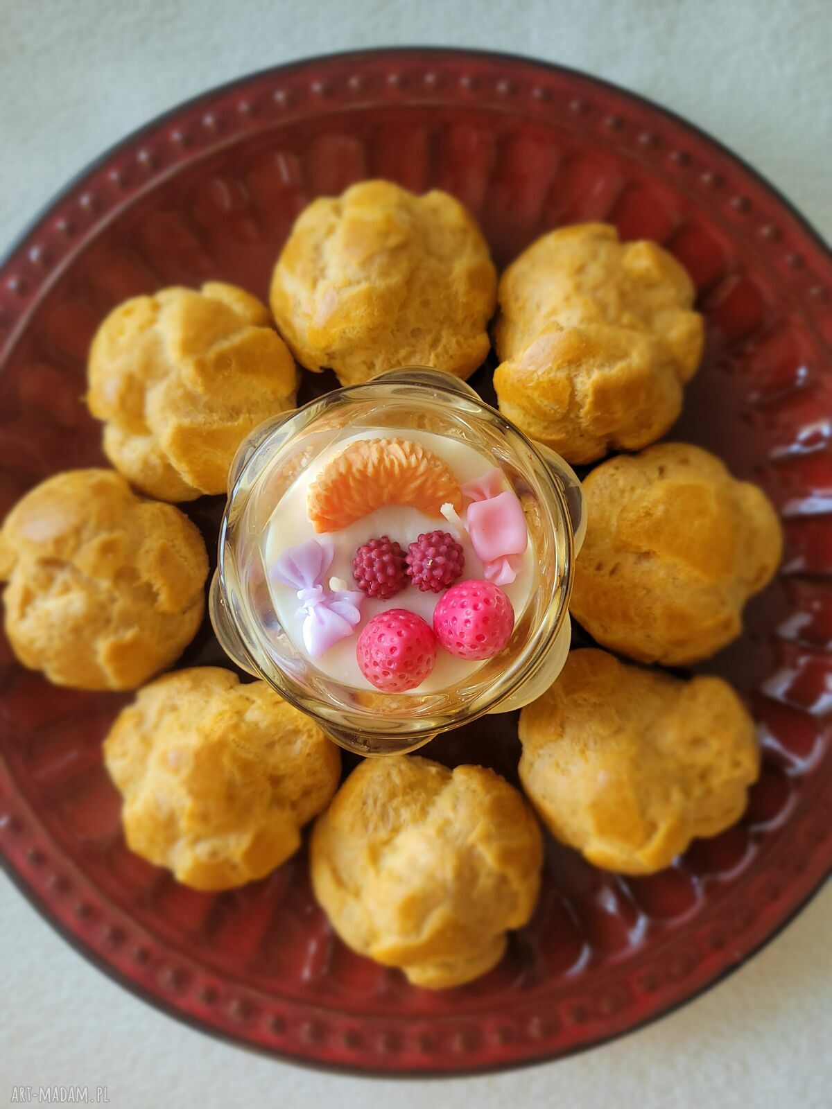 Świeca sojowa handmade „Deser z owocami” - słodki upominek i dekoracja