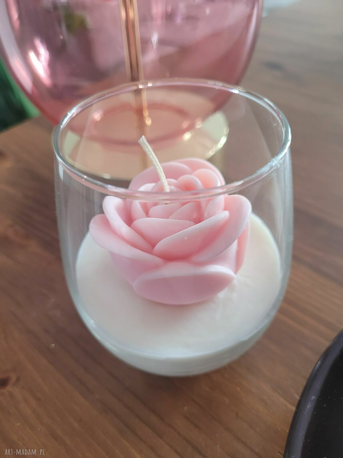 Świeca sojowa handmade w szklanym naczyniu