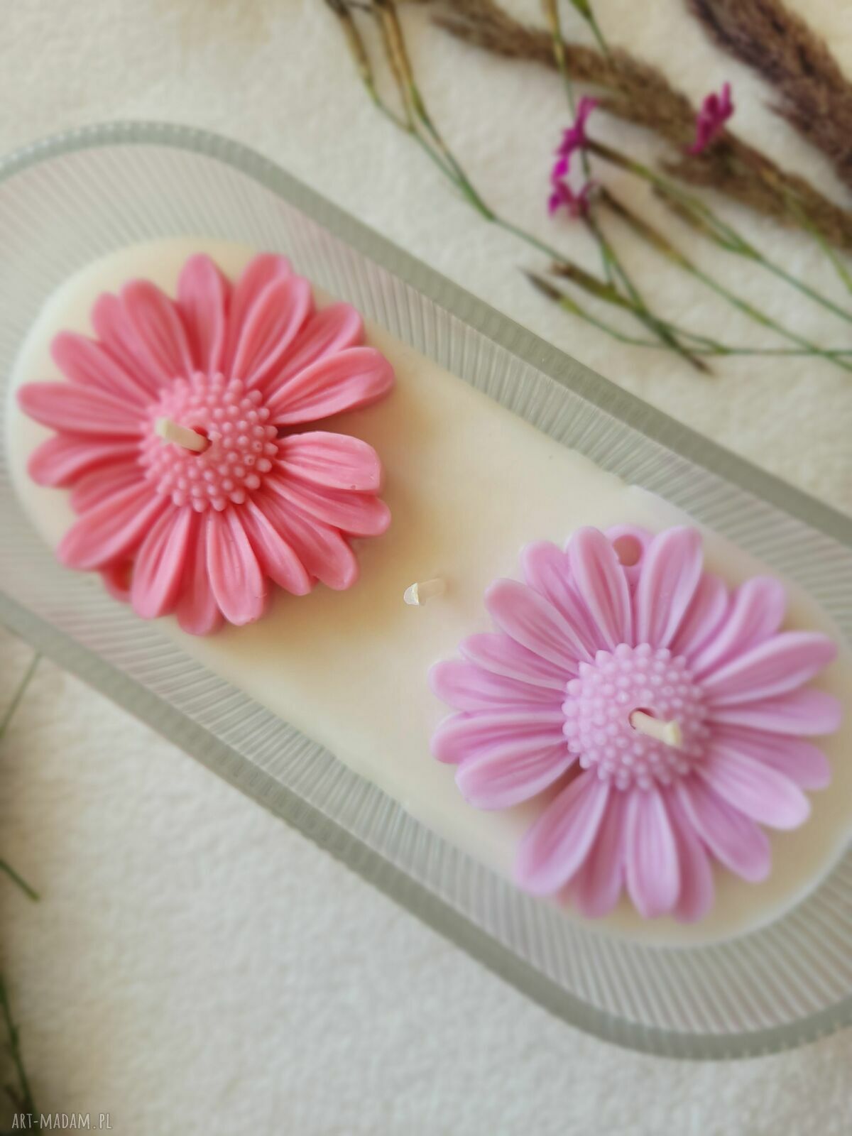 Świeca sojowa handmade z margaretkami