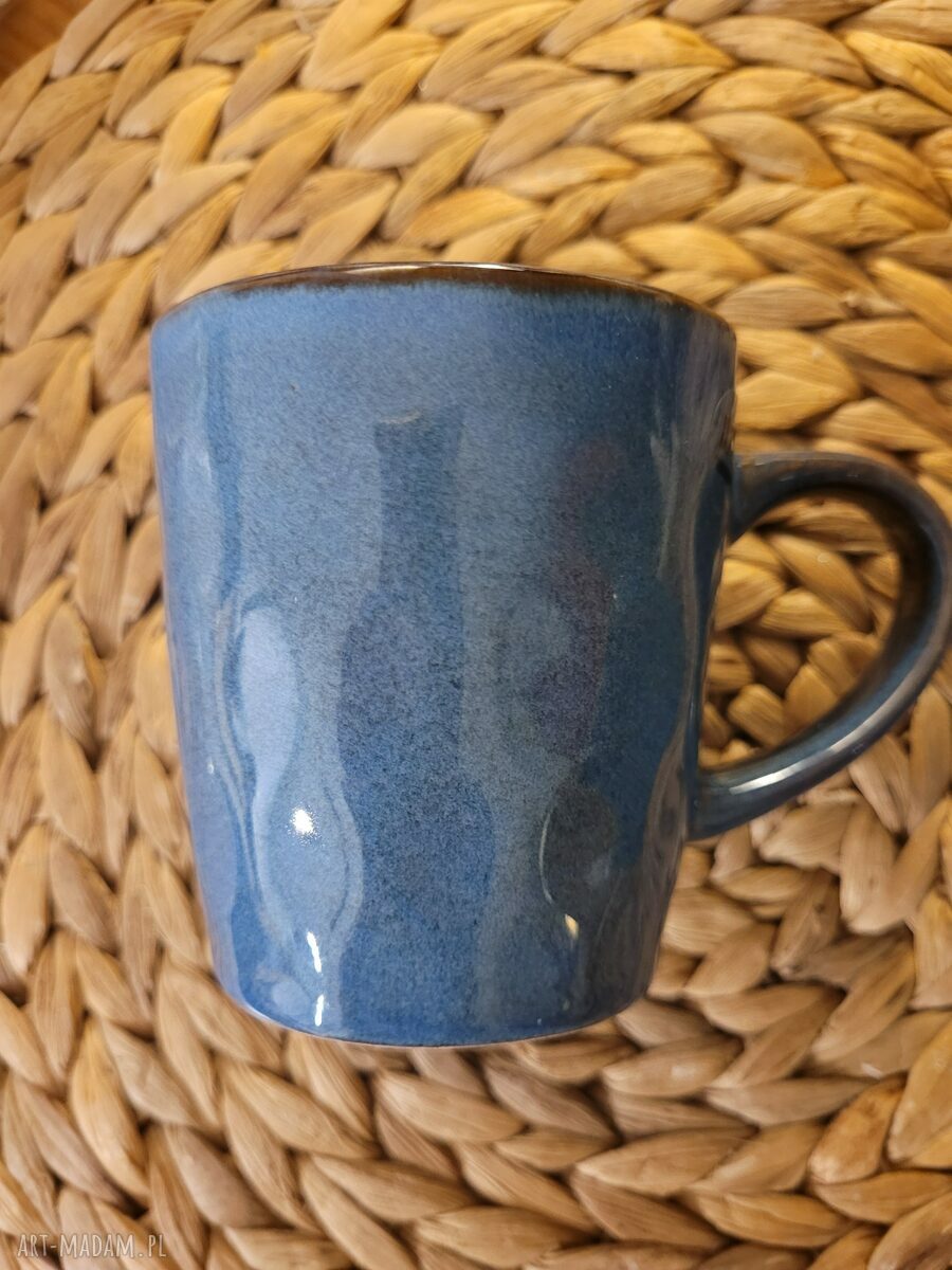 Świeca sojowa ze śnieżynką w kobaltowym ceramicznym kubku - ręcznie robiona