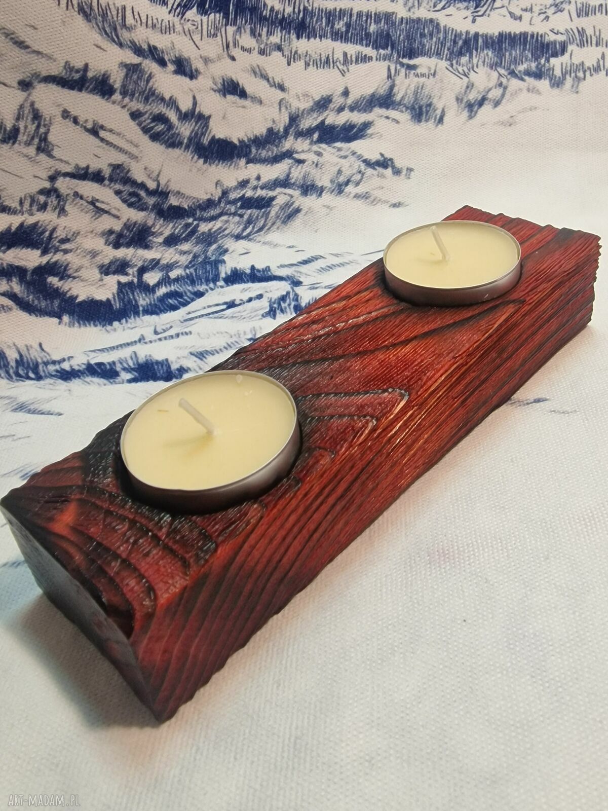 Czerwony świecznik drewniany Shou Sugi Ban Franca No. 33