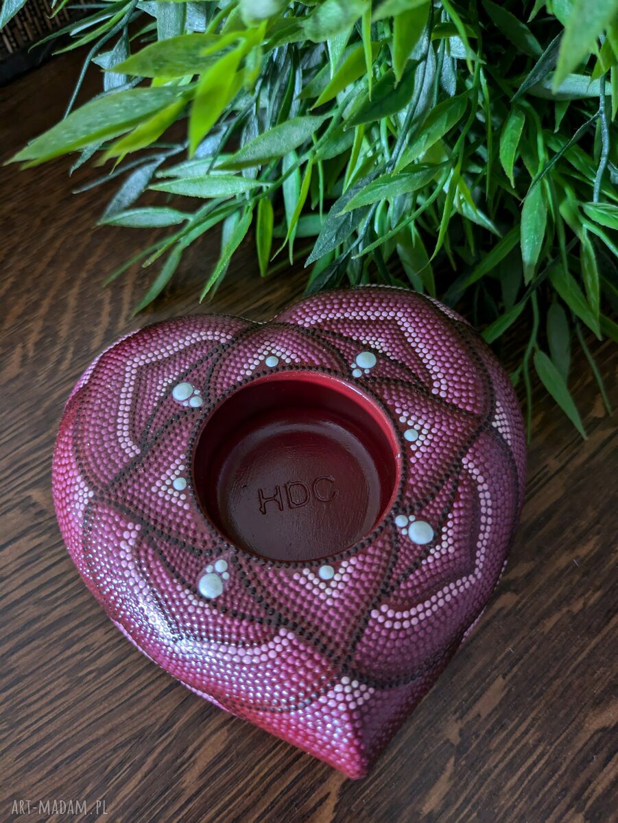 Świecznik tealight z mandalą - serce zdobione techniką dotting