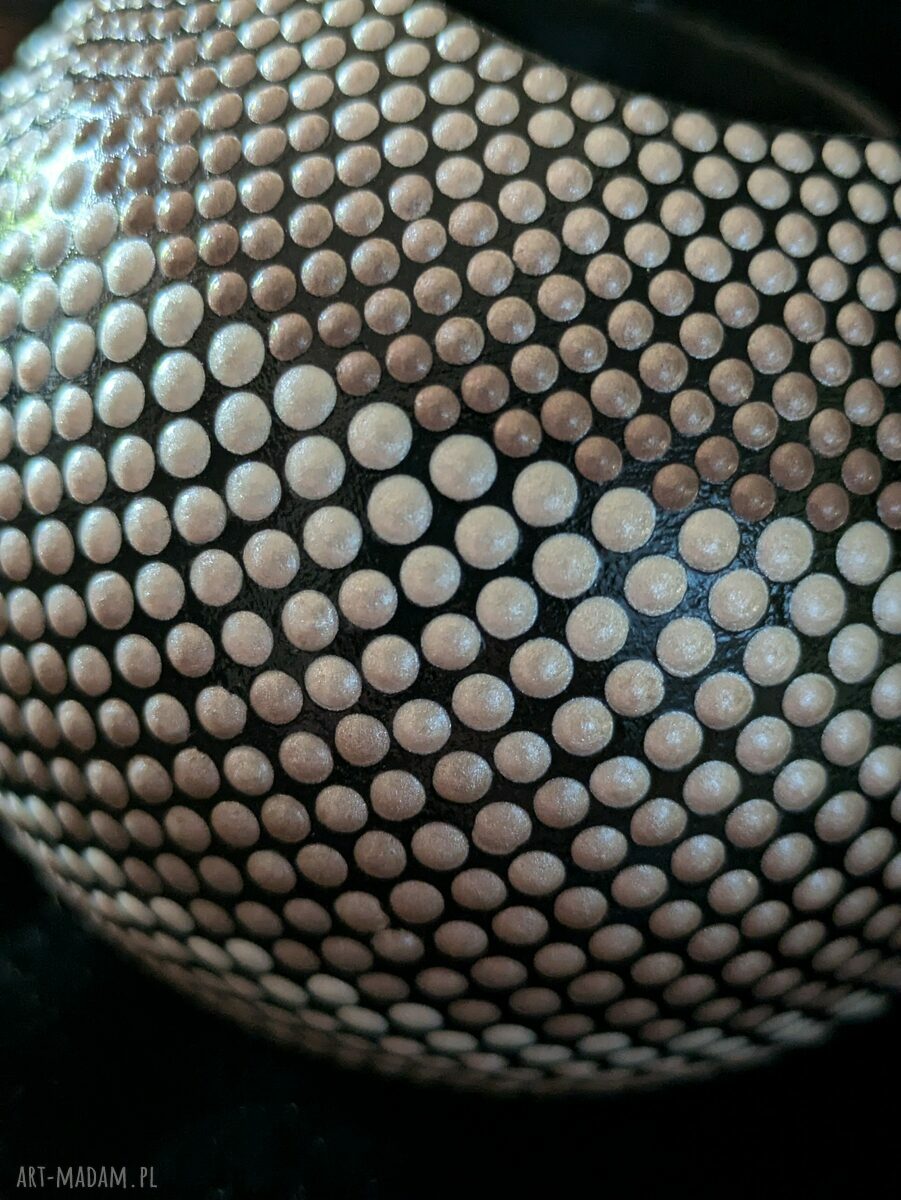 Beżowy świecznik na tealight - rękodzieło dotting, idealny na prezent