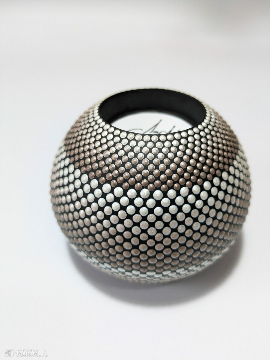 Beżowy świecznik na tealight - rękodzieło dotting, idealny na prezent
