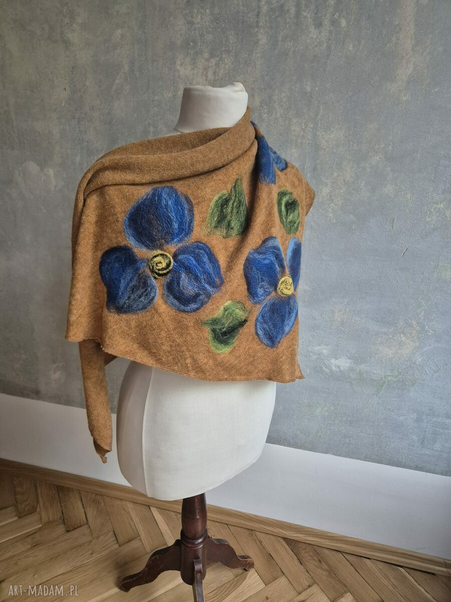 Prezent dla mamy - boho chusta handmade z wełny merynosów
