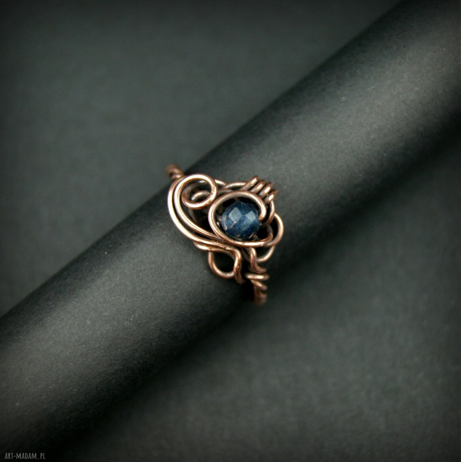 Szafirowy pierścionek z miedzi - regulowany wire wrapping