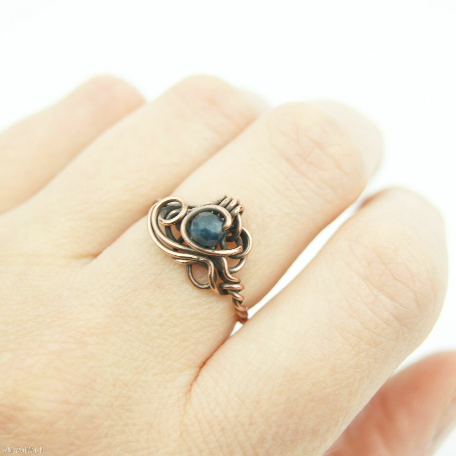 Szafirowy pierścionek z miedzi - regulowany wire wrapping