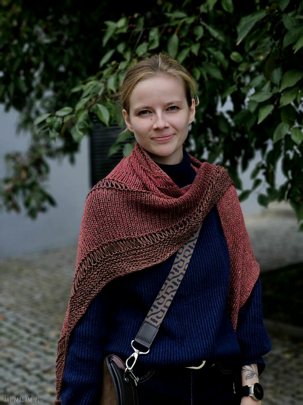 Asymetryczna chusta lniana boho z chwostami