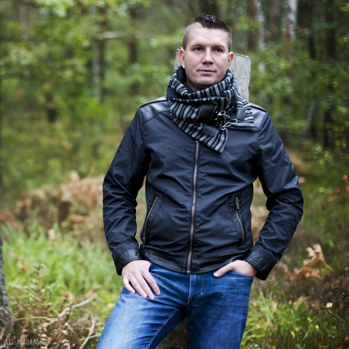 Szal czarny w prążek, wełna ze skórą, komin, unisex, szal wełniany, skórzana zapinka Autorskie