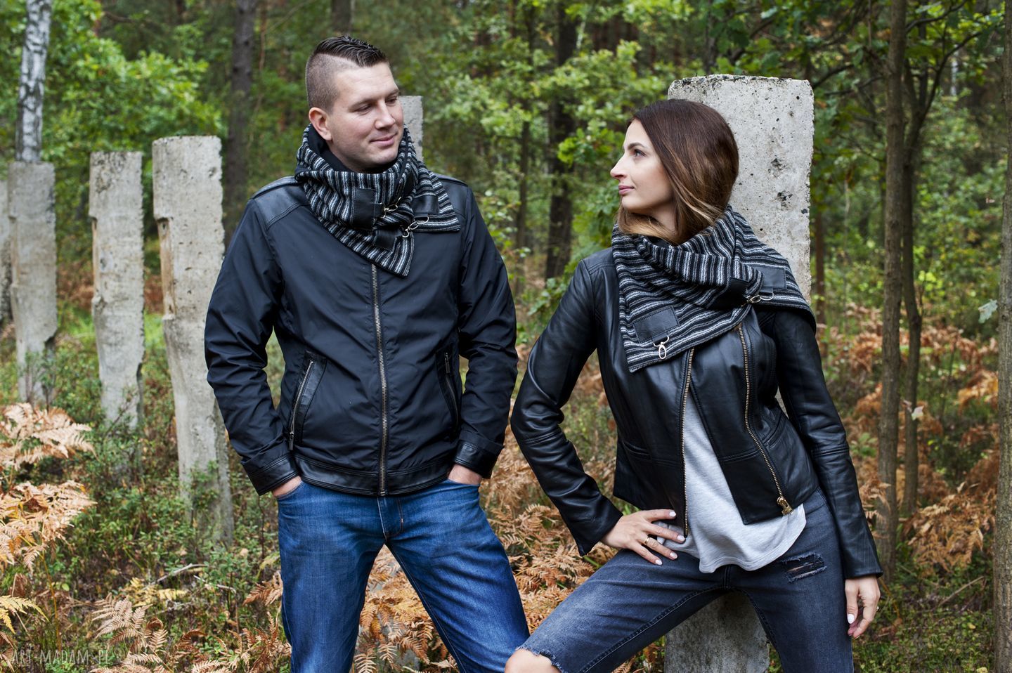 Szal czarny w prążek, wełna ze skórą, komin, unisex, szal wełniany, skórzana zapinka Autorskie