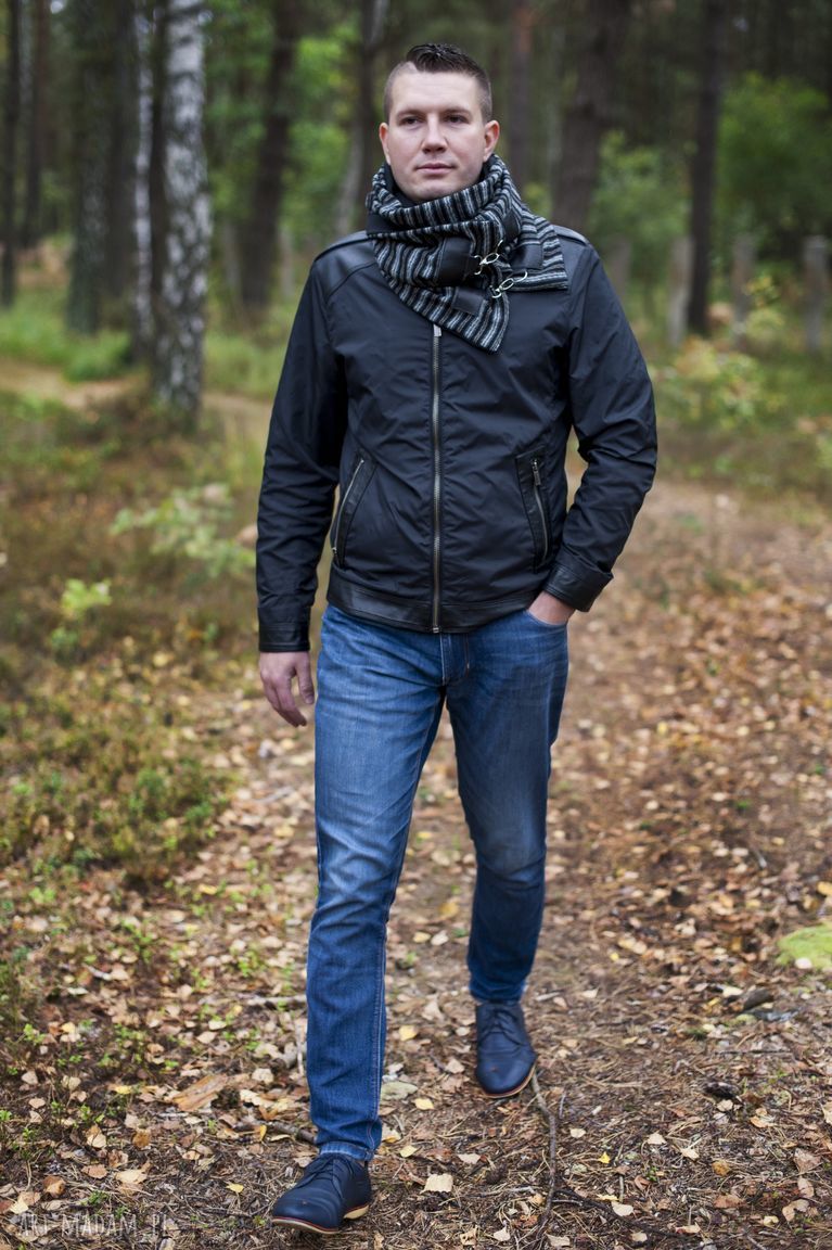 Szal czarny w prążek, wełna ze skórą, komin, unisex, szal wełniany, skórzana zapinka Autorskie