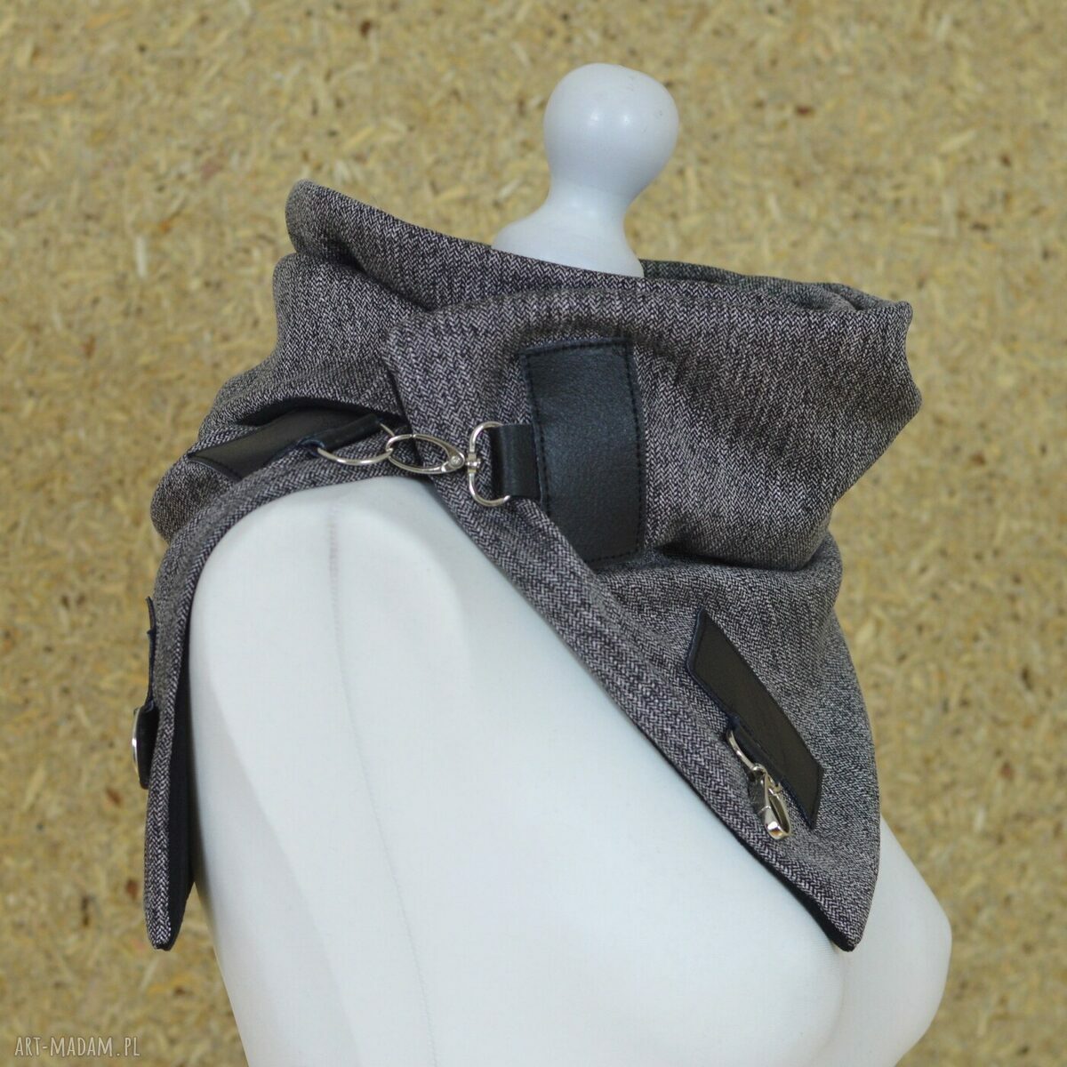 Szal komin ze skórą unisex, czarna jodełka połysk hand made