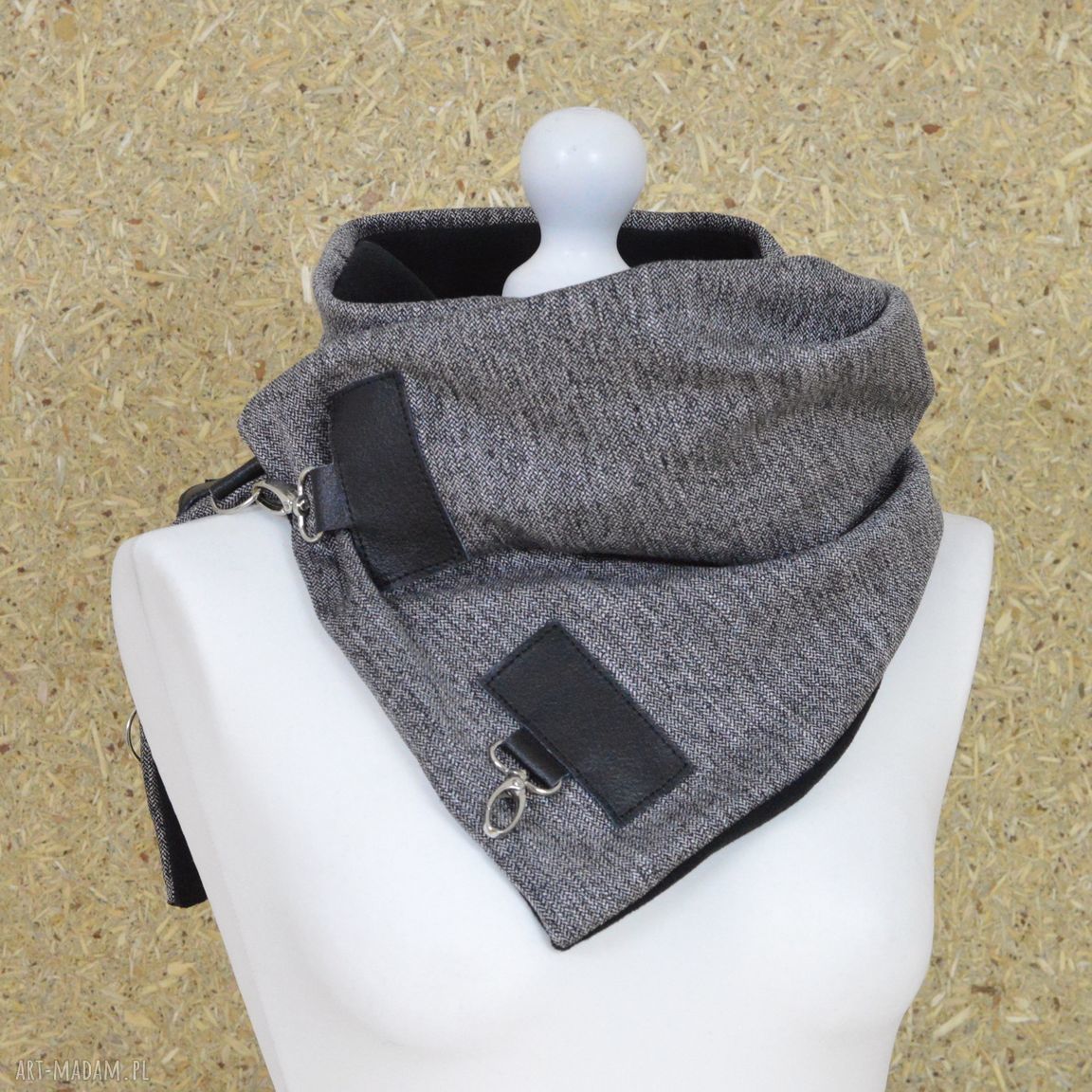 Szal komin ze skórą unisex, czarna jodełka połysk hand made