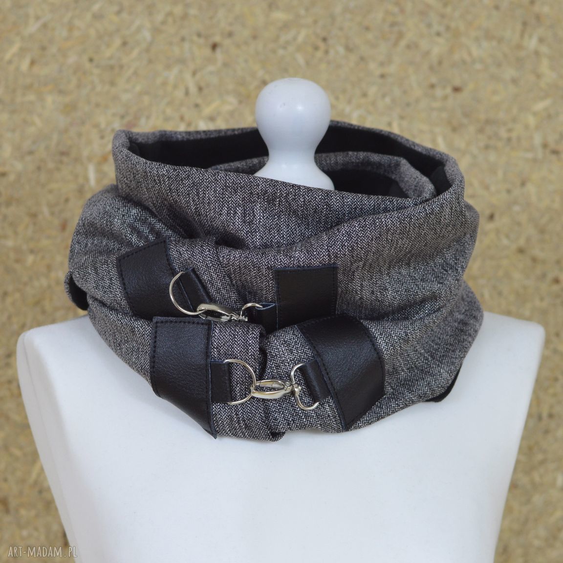 Szal komin ze skórą unisex, czarna jodełka połysk hand made