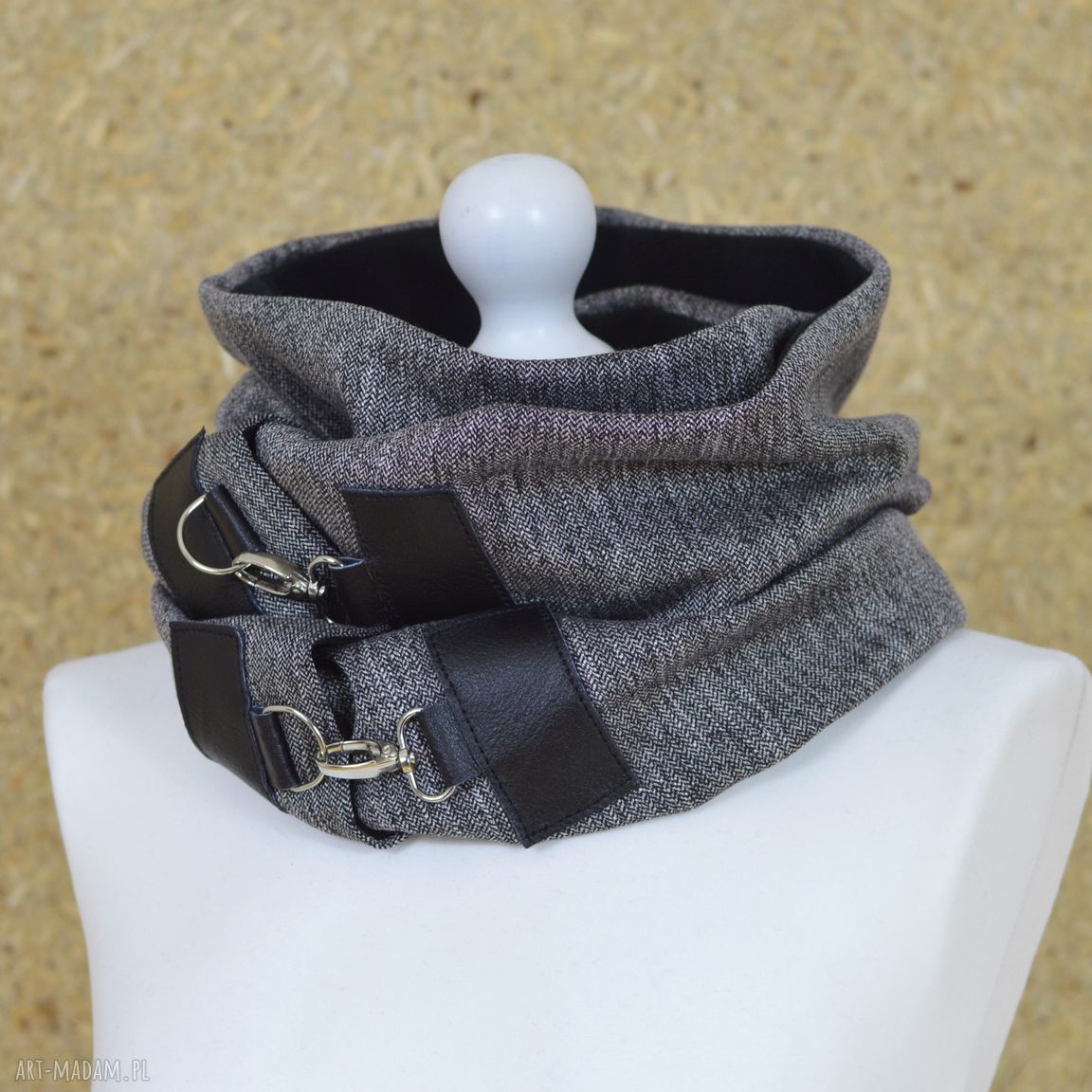 Szal komin ze skórą unisex, czarna jodełka połysk hand made