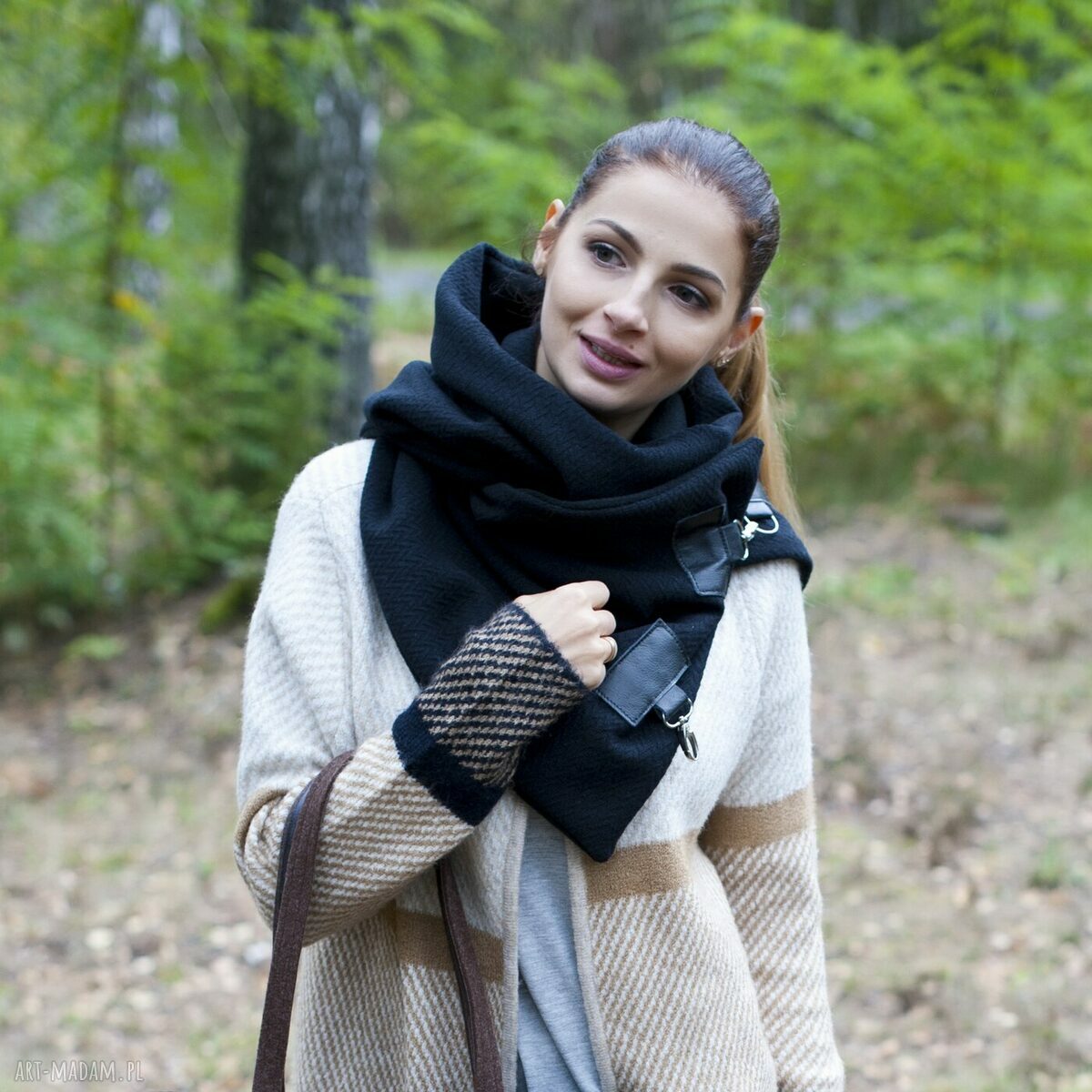 Szal wełniany ze skórą komin, unisex, wełna, czarny, zyg zag Handmade