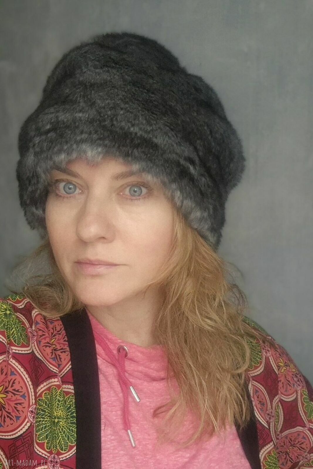 Szalona czapka ze sztucznego futra Ruda Klara - duża, miękka i uniwersalna (M)