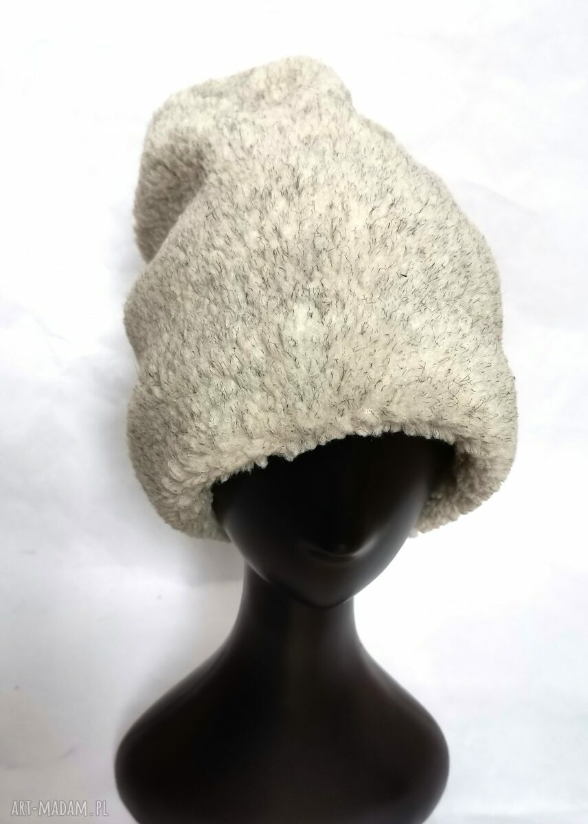 Czapka z sztucznego baranka - bardzo ciepła i w stylu folk-boho