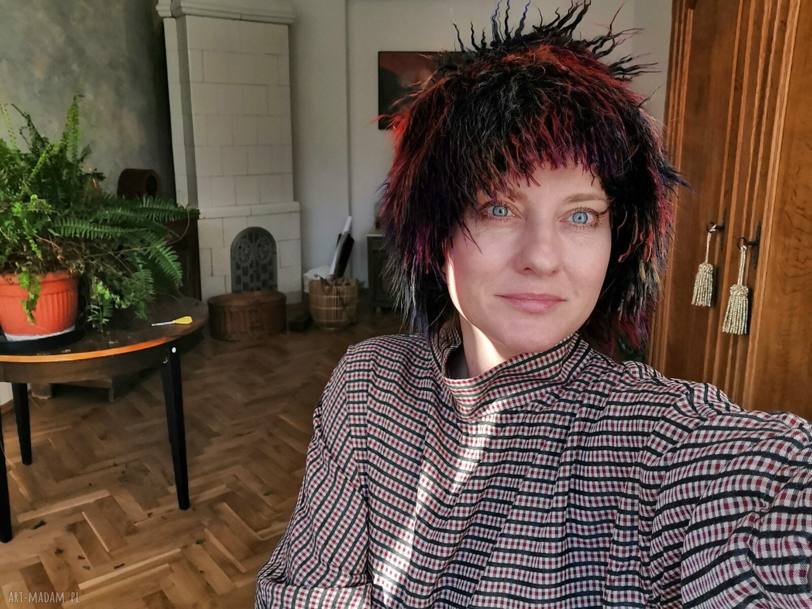 Szalona kolorowa futrzana czapka kolorowy włos, bardzo ciepła, rozmiar uniwersalny, dla artystki, cz
