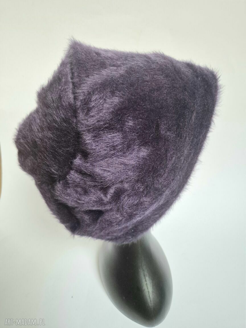 Szalona futrzana czapka z kolorowym włosem (fiolet), 59-60 cm