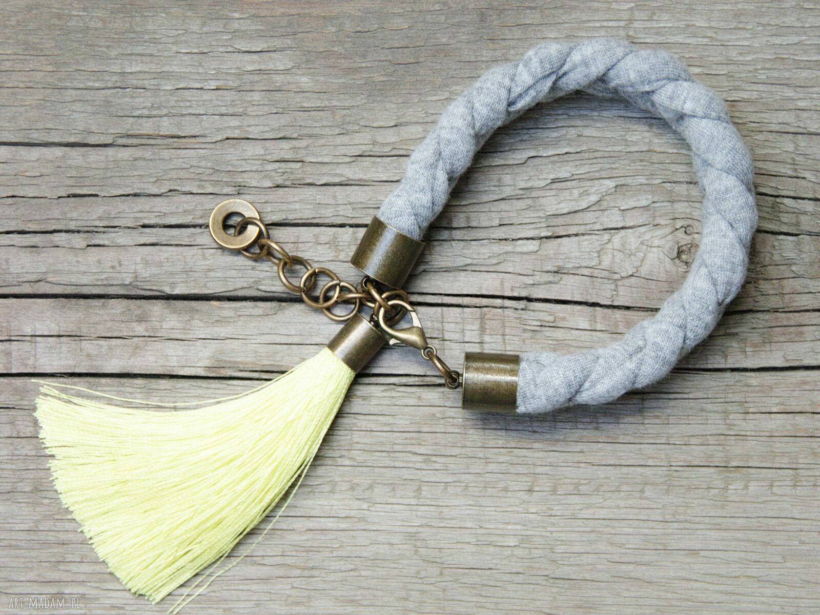 Szara bawełniana bransoletka z chwostem - handmade na lato