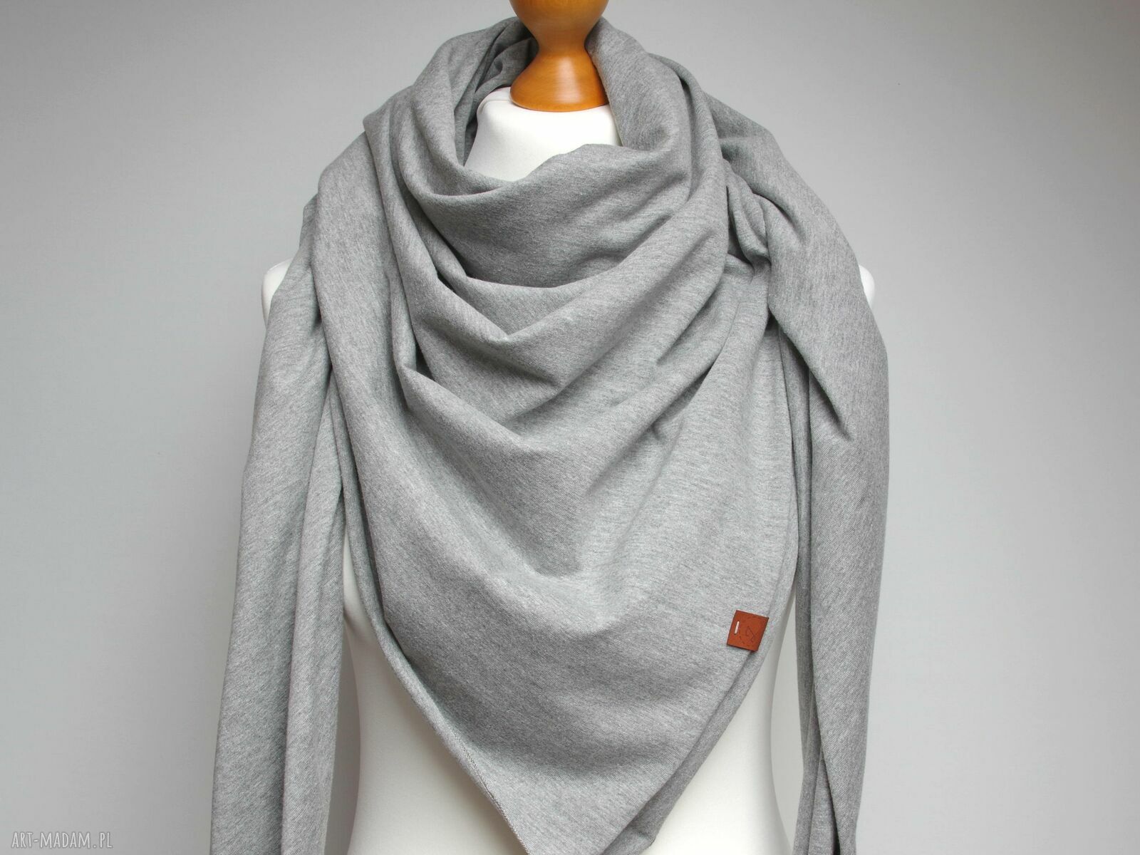 Szara chusta z bawełny - miękka, lekka i stylowa handmade
