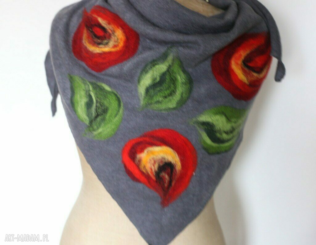 szara chusta handmade wełniana