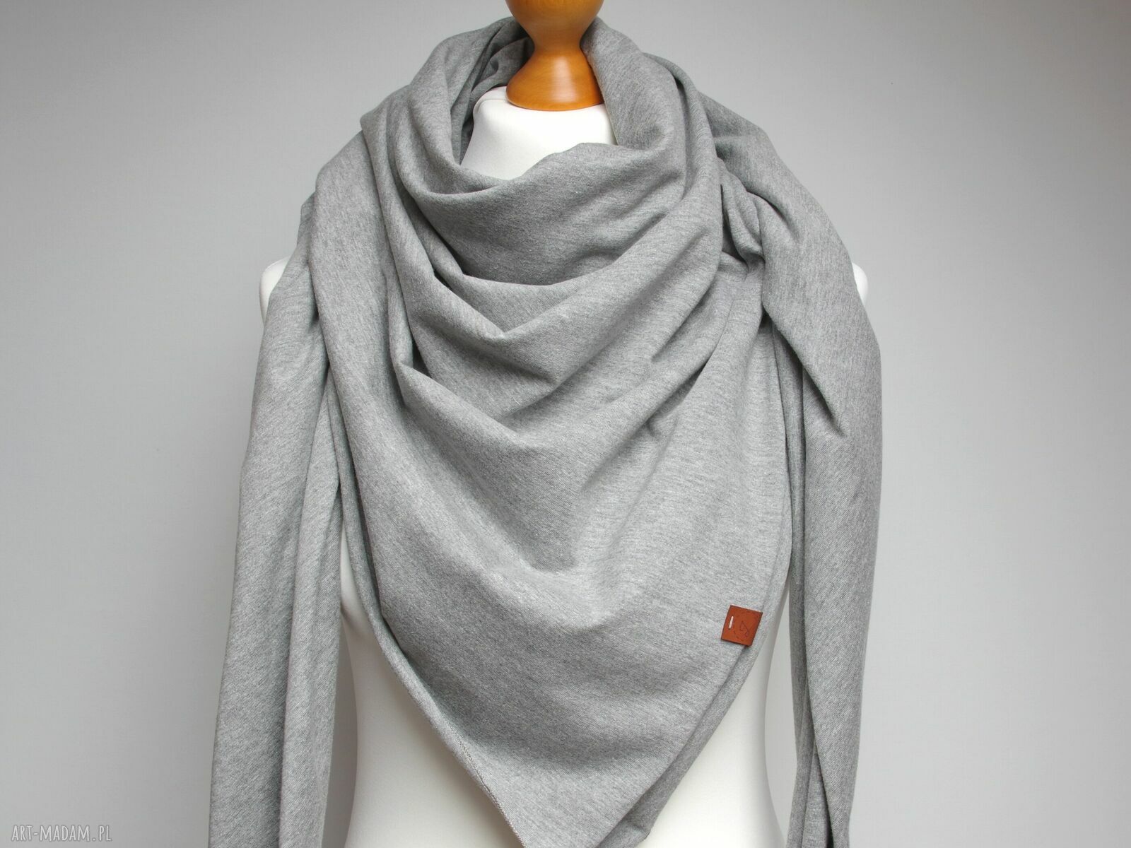 Szara chusta z bawełny - miękka, lekka i stylowa handmade