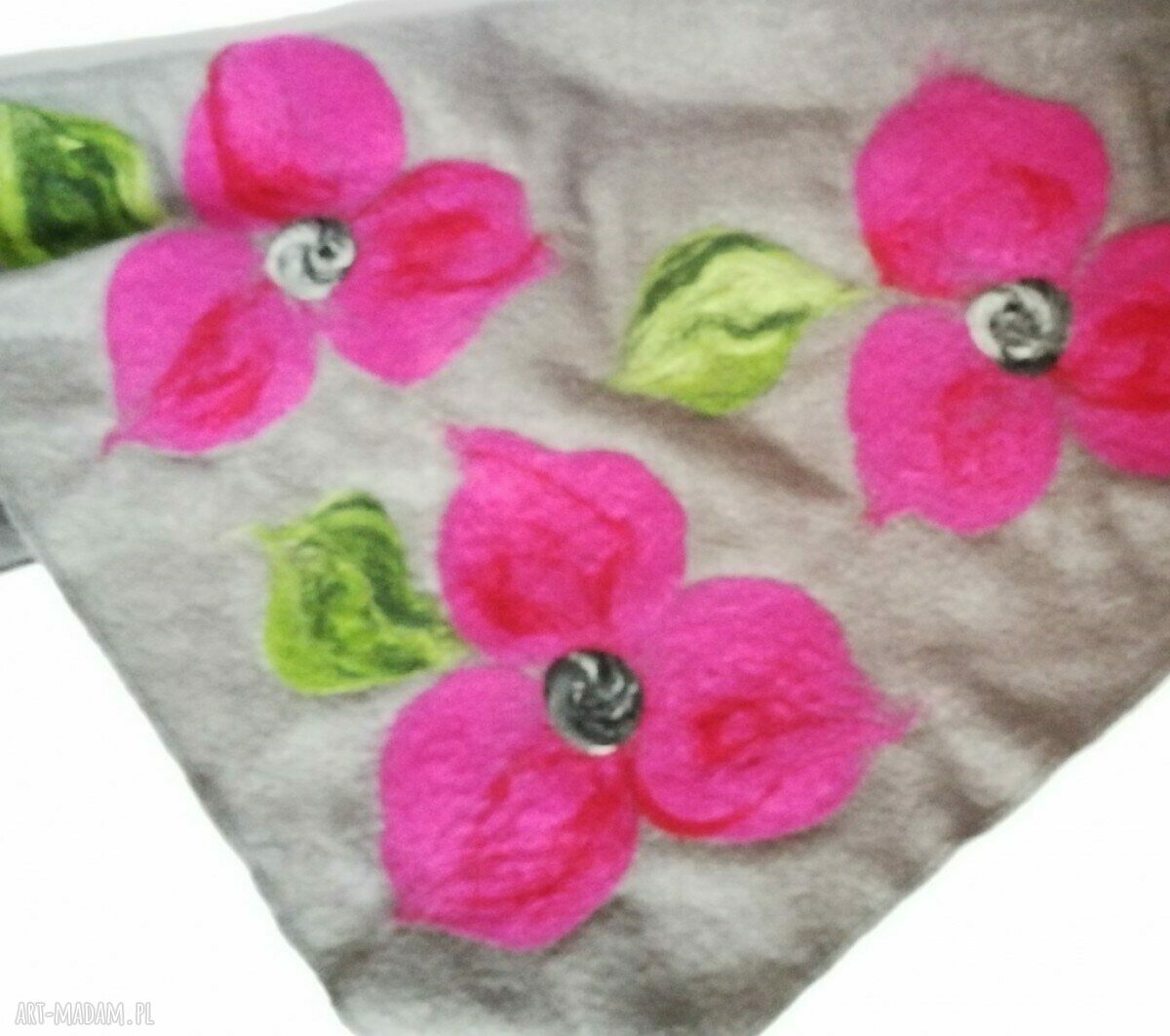 Szara chusta handmade z wełny merynosów - filcowane kolorowe elementy
